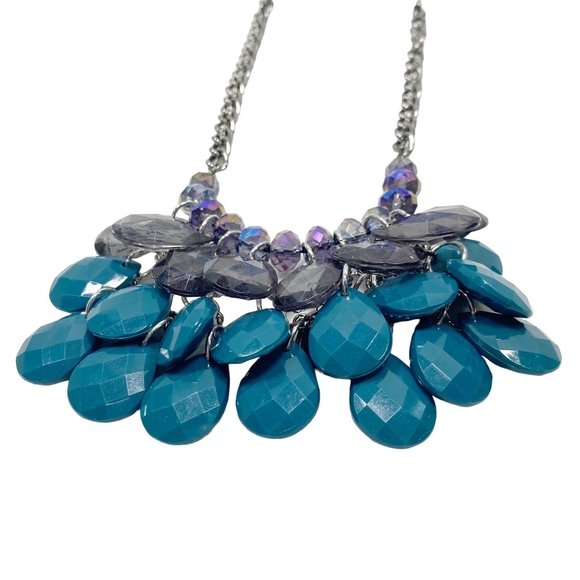 Simply Vera - Vera Wang Bold Faceted Drops Statement Necklace NWT - Picture 2 of 7